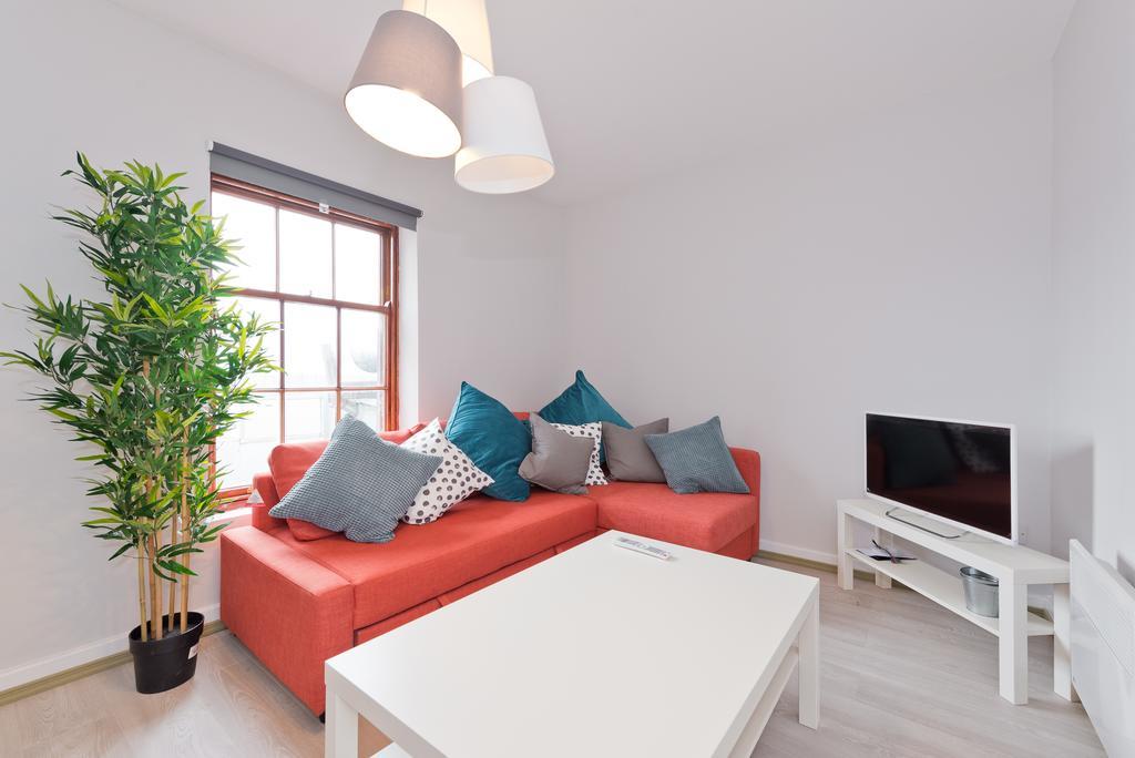 Abbey Street Apartment *